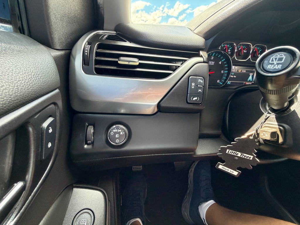 Photo 42 of this CHEVROLET SUBURBAN