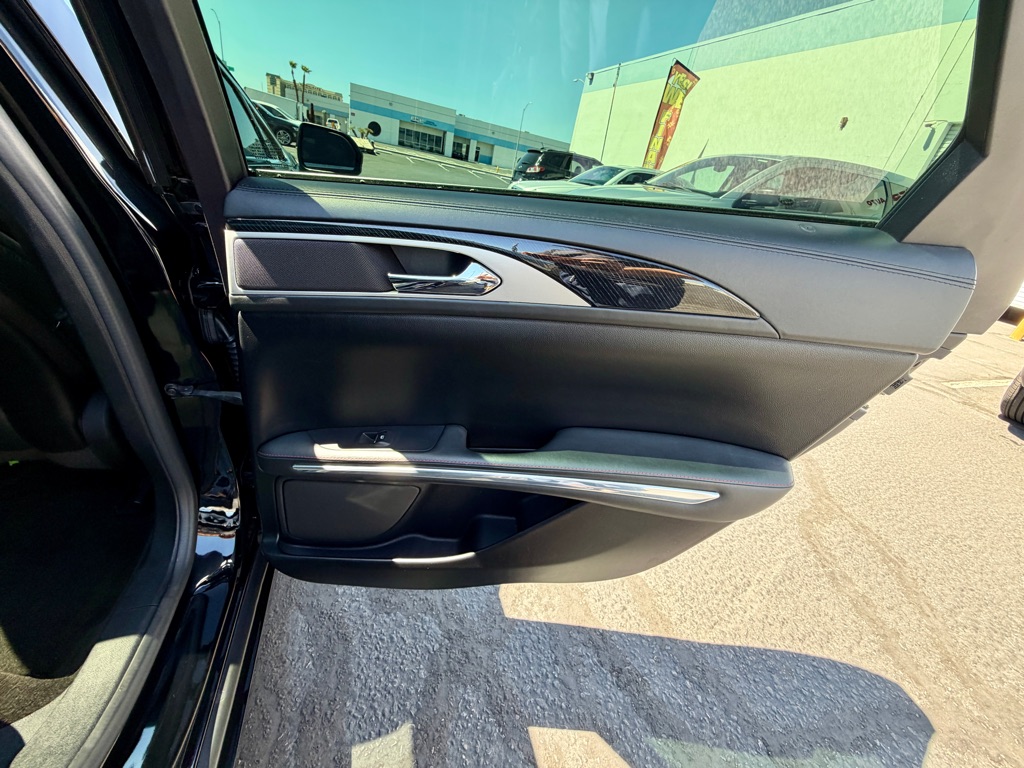 Photo 21 of this LINCOLN MKZ