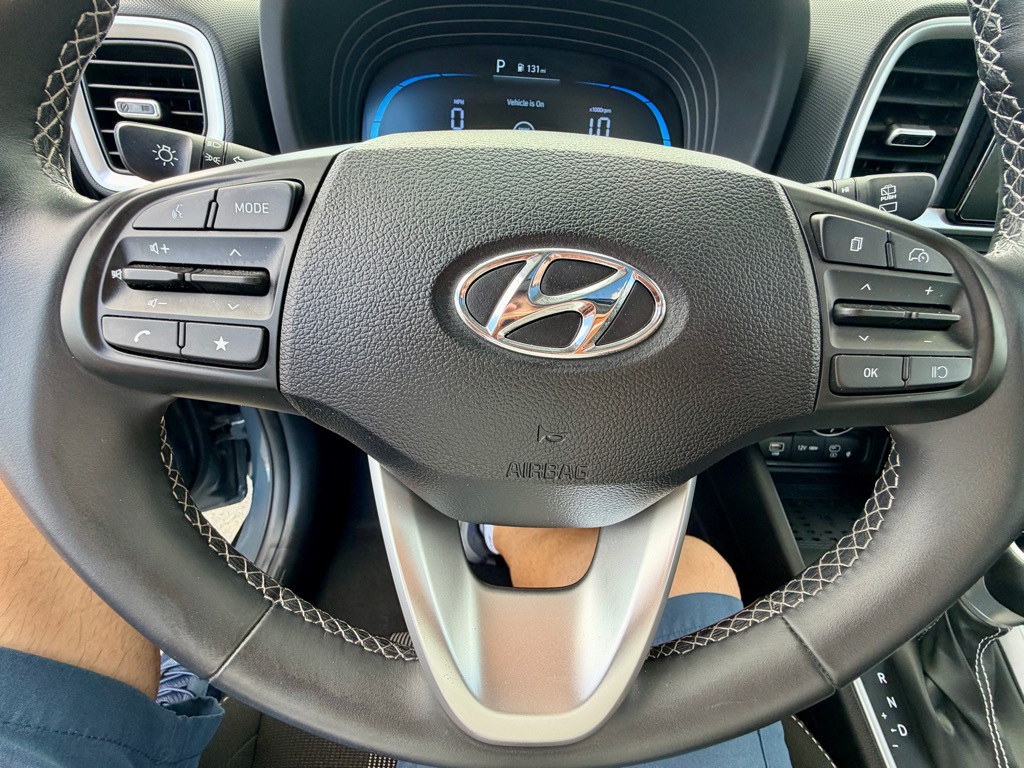 Photo 32 of this HYUNDAI VENUE