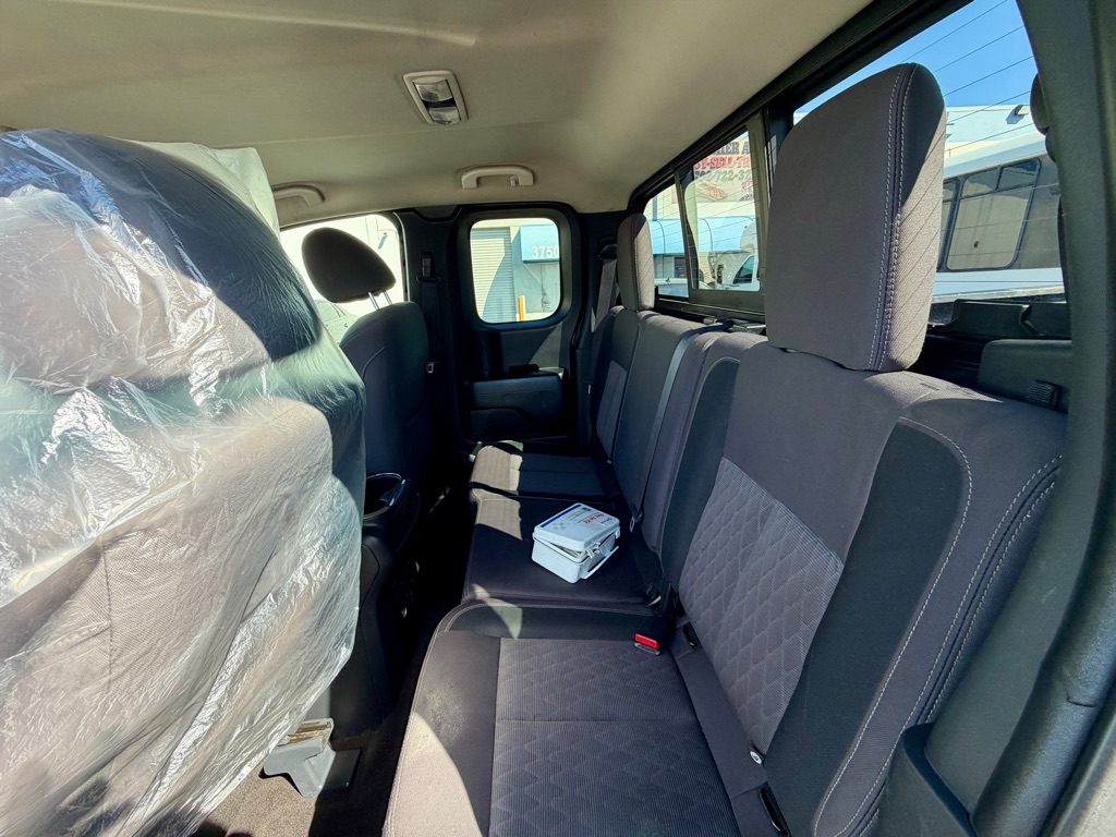Photo 30 of this NISSAN TITAN