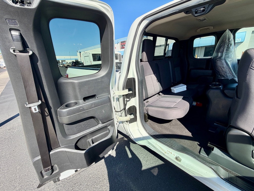 Photo 21 of this NISSAN TITAN