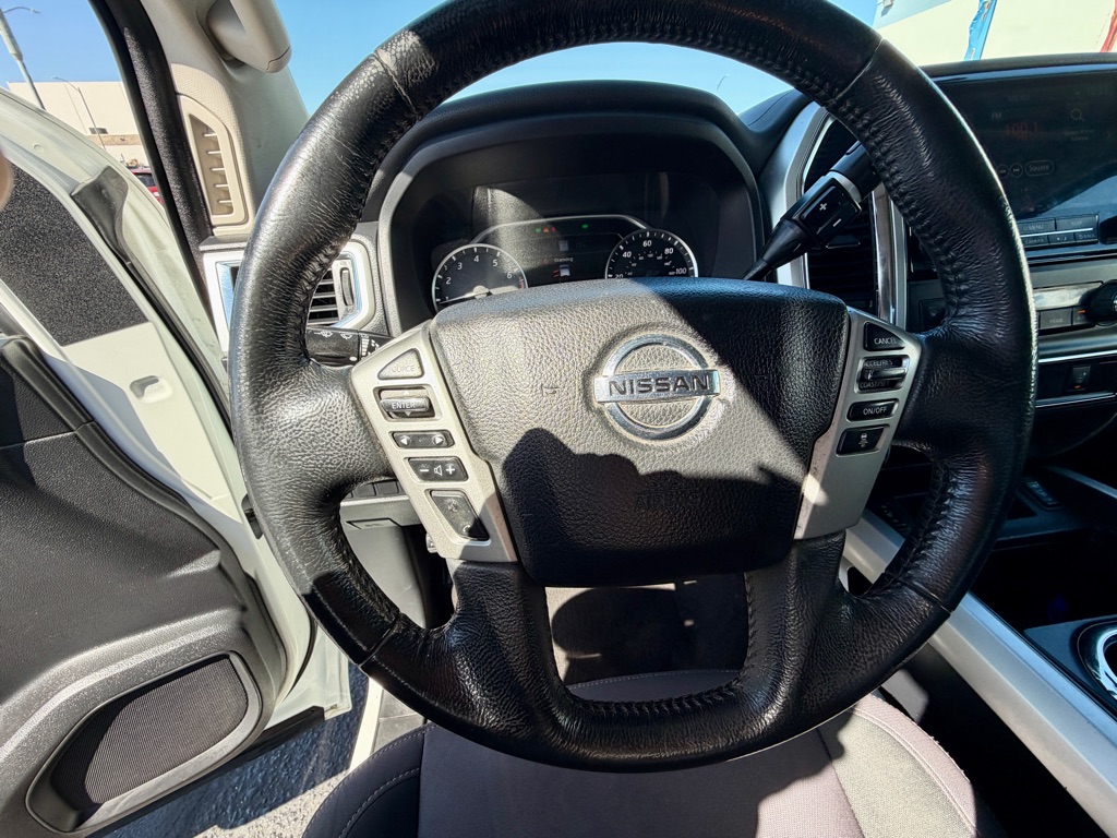 Photo 35 of this NISSAN TITAN
