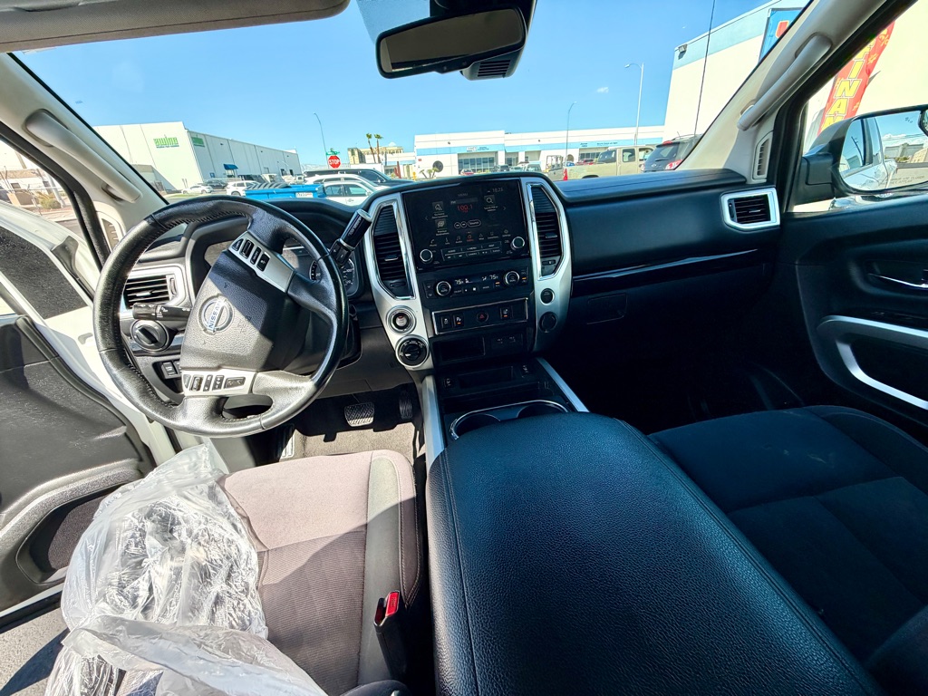 Photo 34 of this NISSAN TITAN