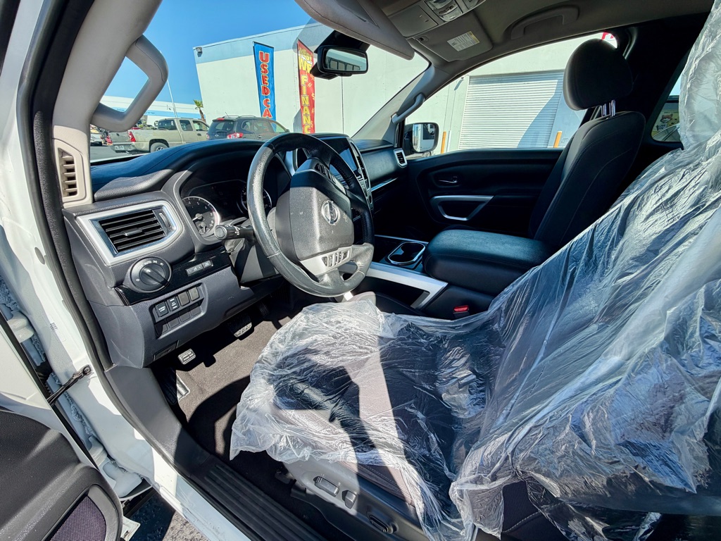 Photo 27 of this NISSAN TITAN