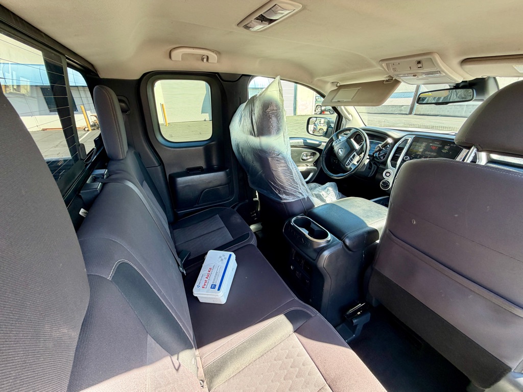 Photo 25 of this NISSAN TITAN