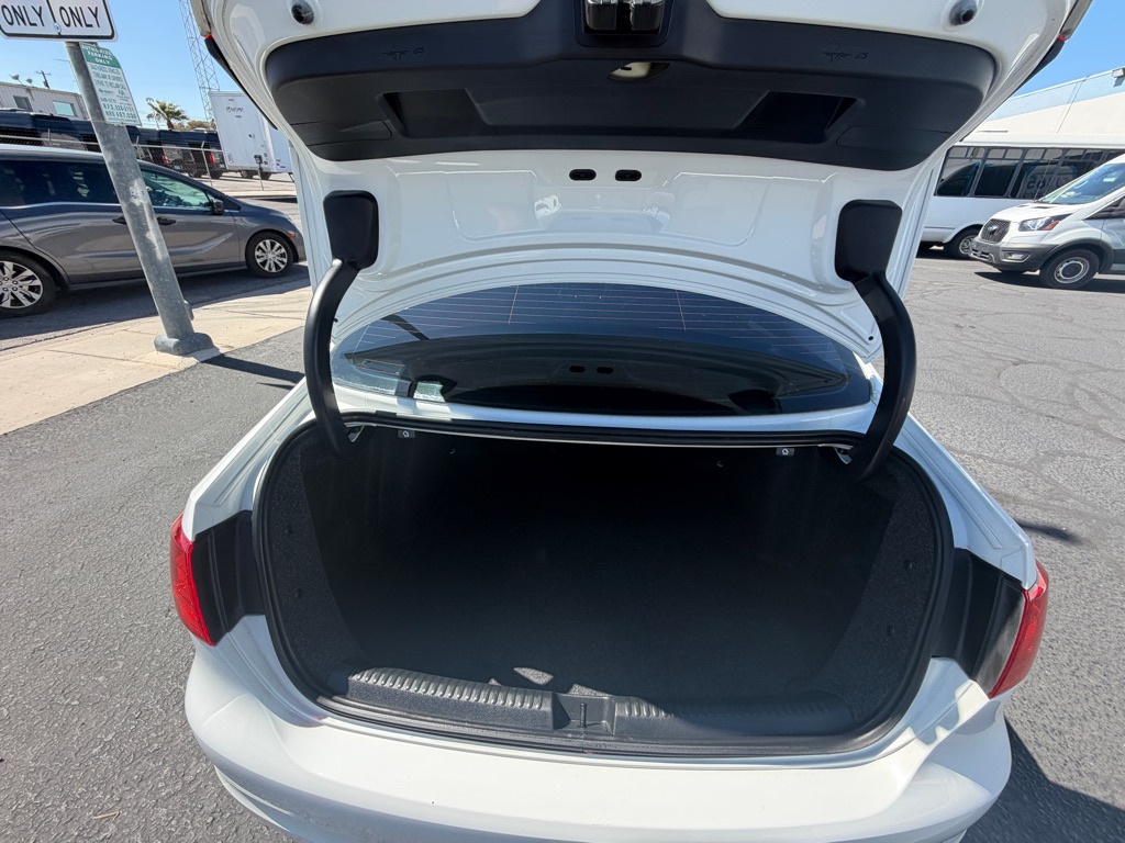 Photo 22 of this VOLKSWAGEN JETTA