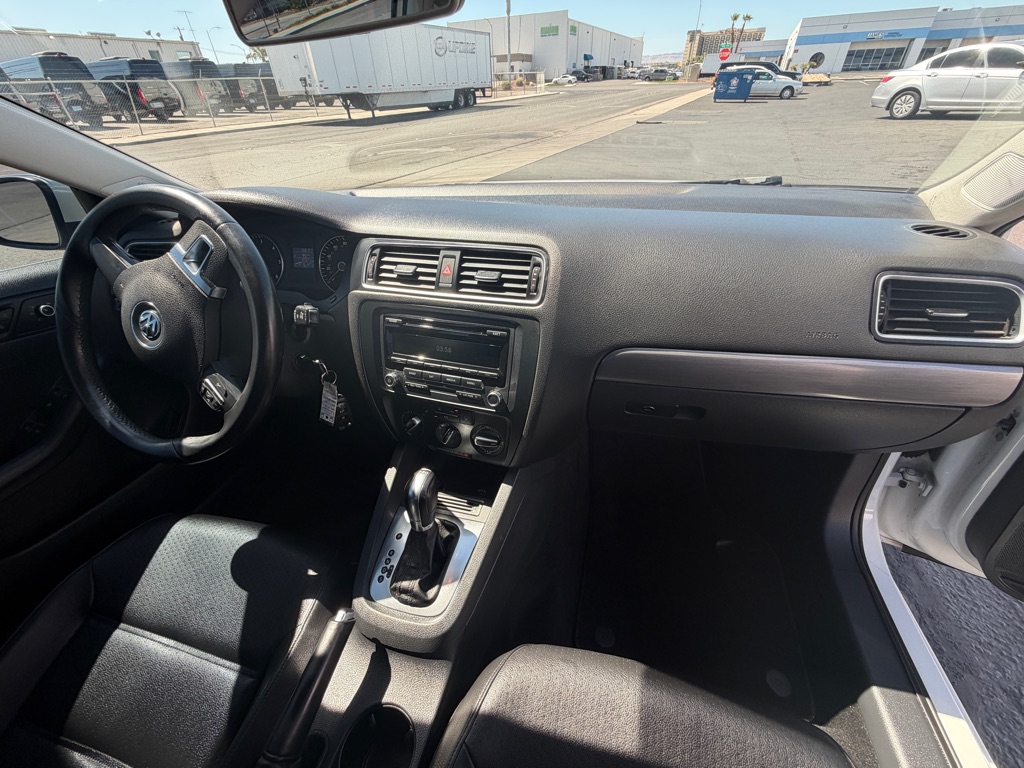 Photo 28 of this VOLKSWAGEN JETTA