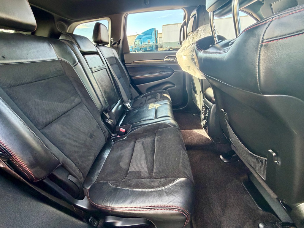 Photo 28 of this JEEP GRAND CHEROKEE