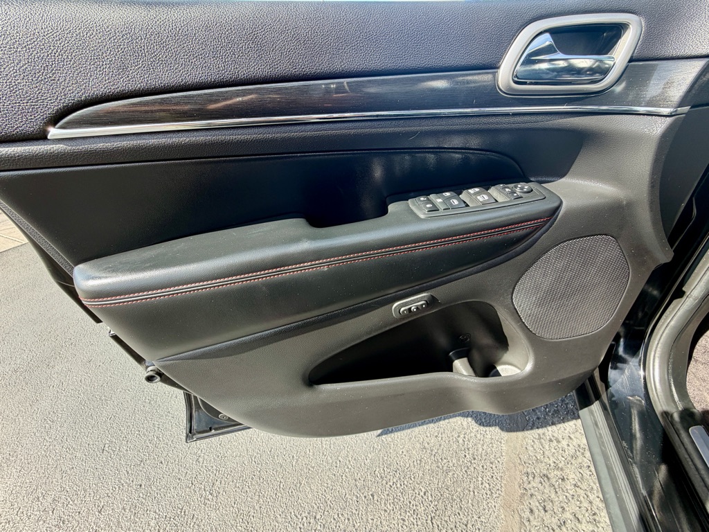 Photo 23 of this JEEP GRAND CHEROKEE