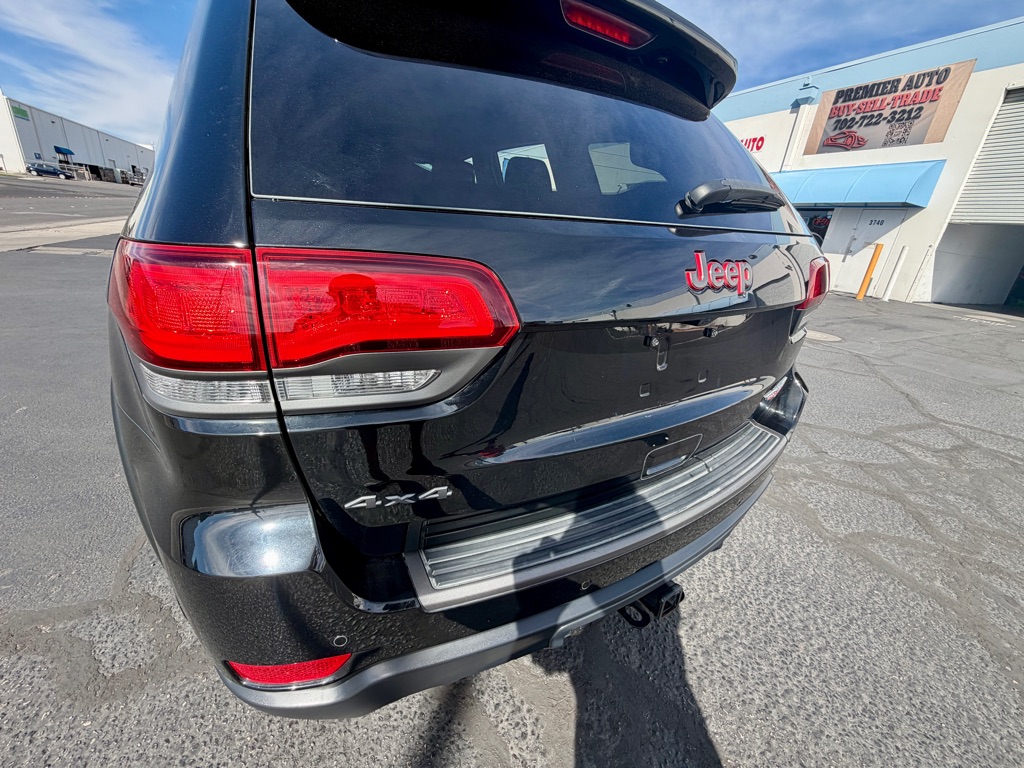 Photo 35 of this JEEP GRAND CHEROKEE
