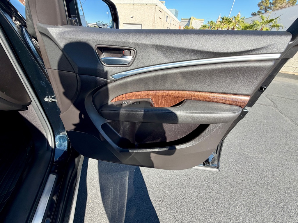 Photo 28 of this ACURA MDX