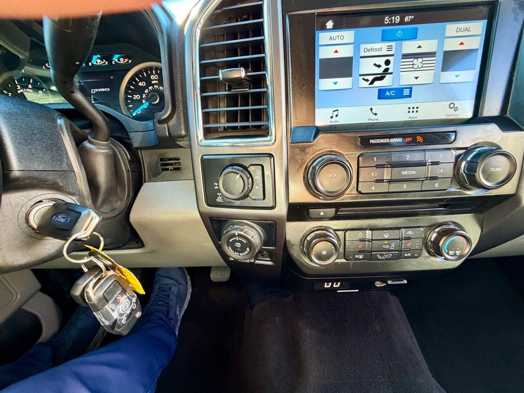 Photo 32 of this FORD F-150