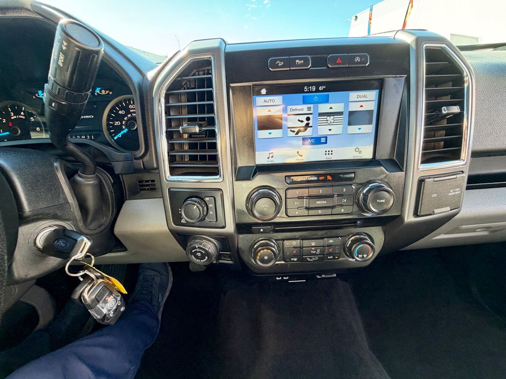 Photo 33 of this FORD F-150