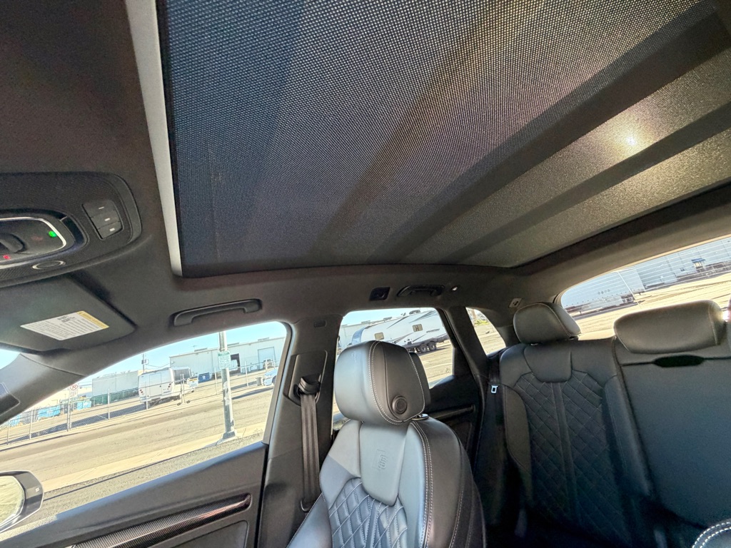 Photo 43 of this AUDI SQ5
