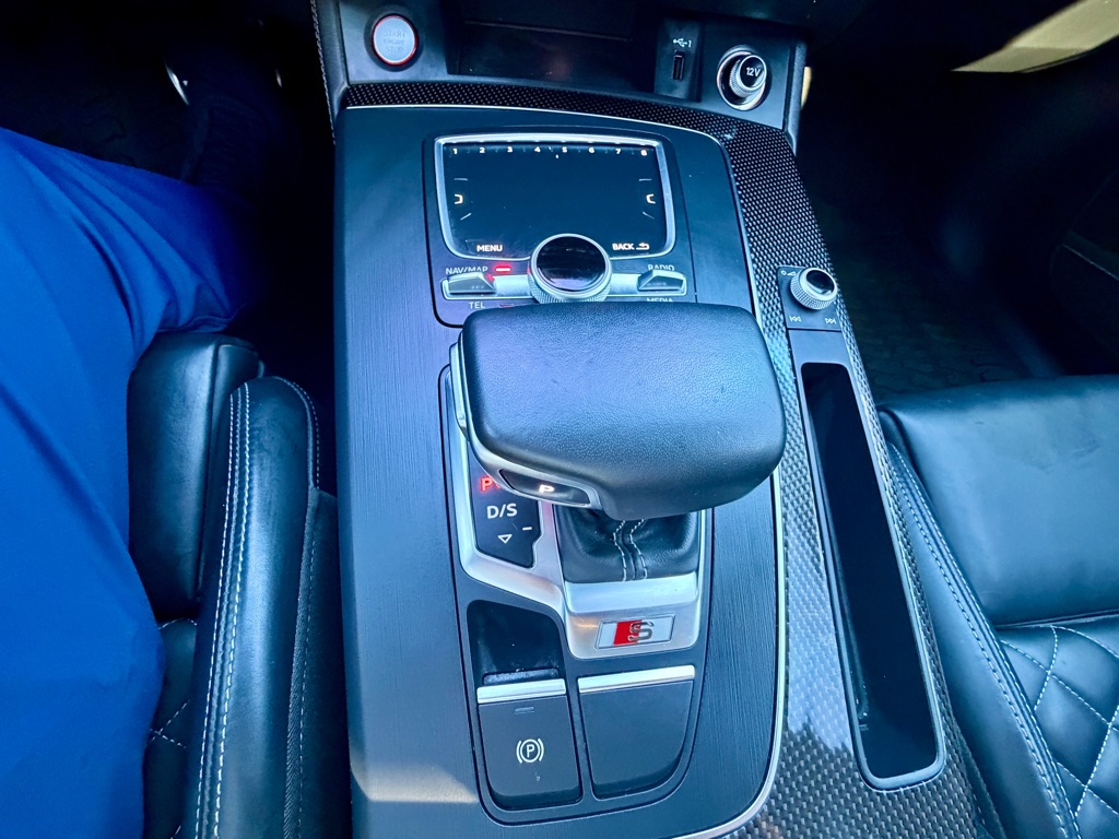 Photo 38 of this AUDI SQ5