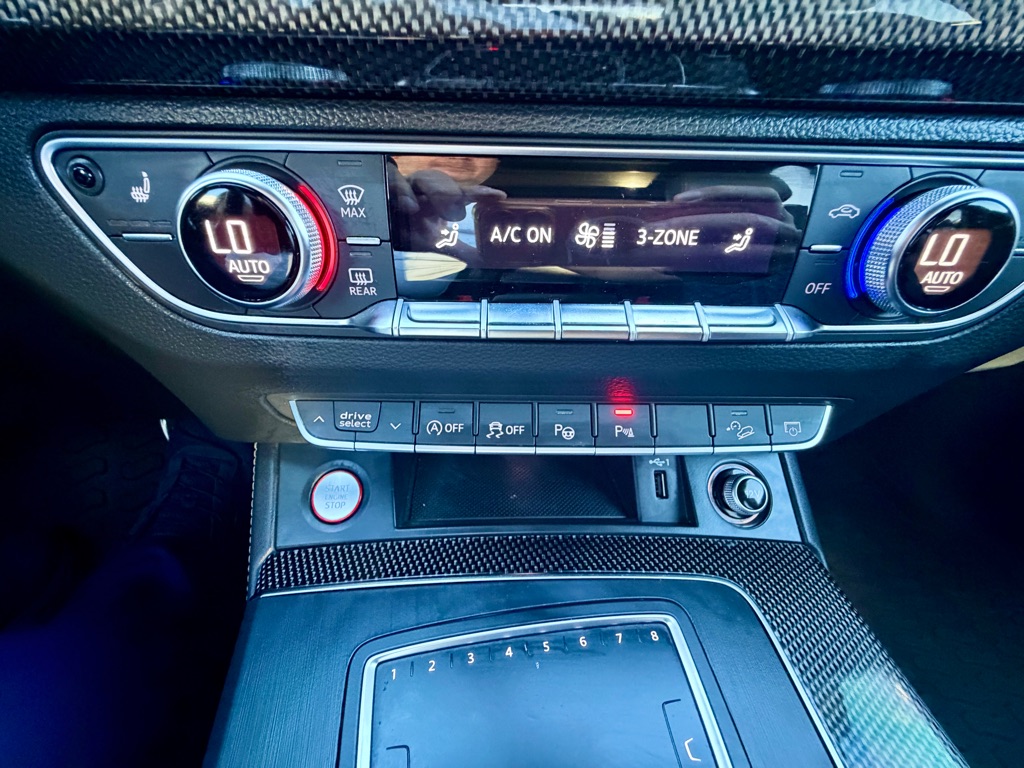 Photo 36 of this AUDI SQ5