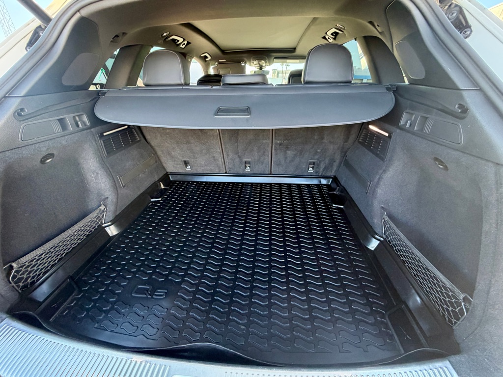 Photo 22 of this AUDI SQ5