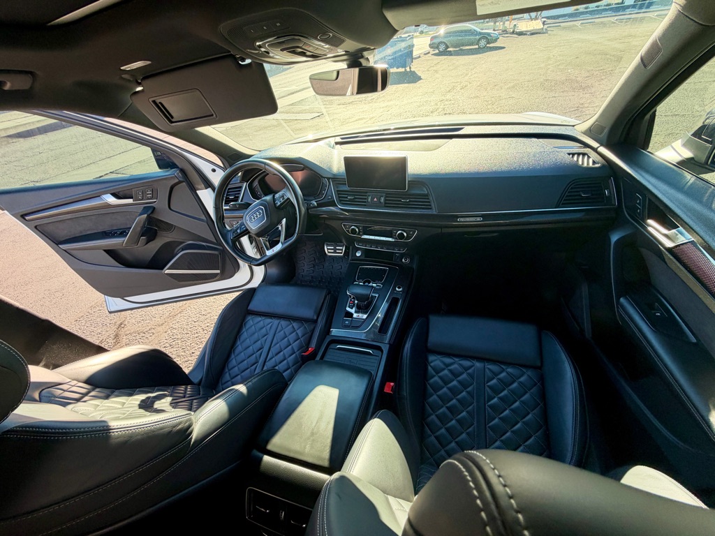 Photo 28 of this AUDI SQ5