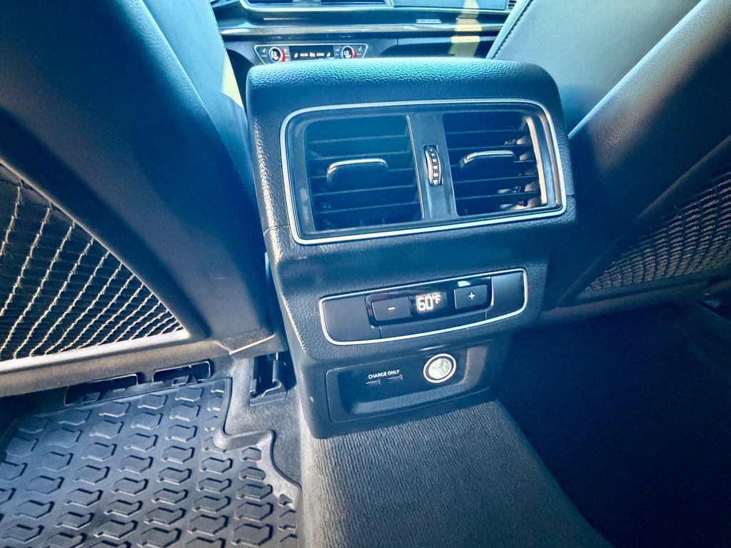 Photo 44 of this AUDI SQ5