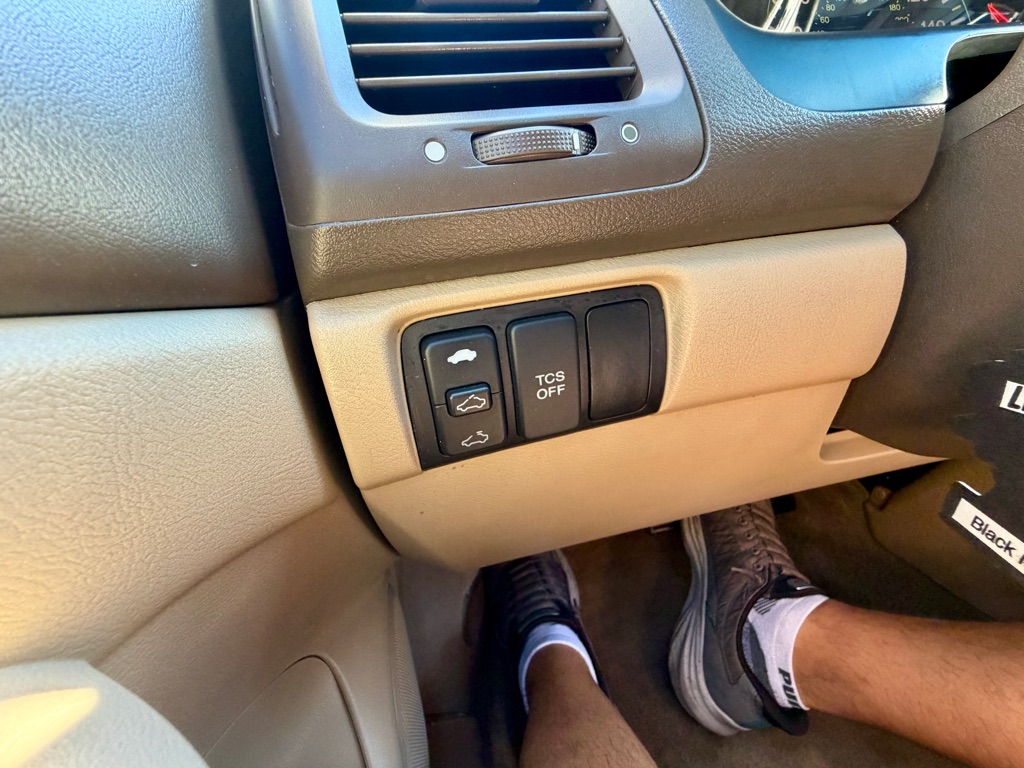 Photo 30 of this HONDA ACCORD