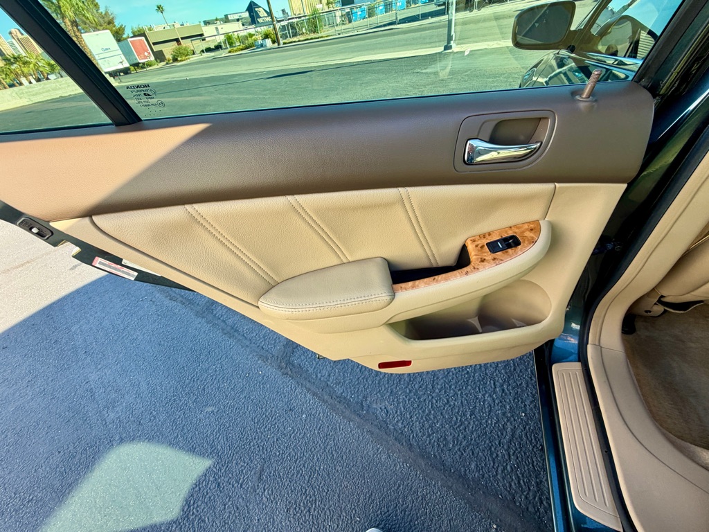 Photo 21 of this HONDA ACCORD