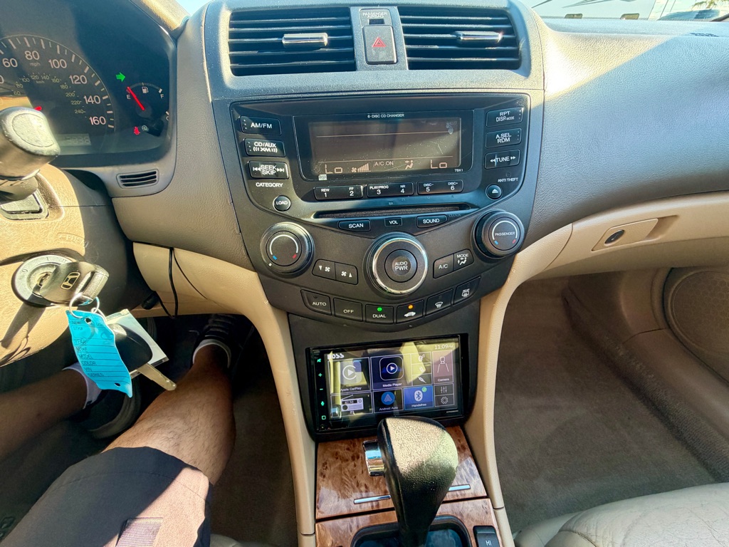 Photo 33 of this HONDA ACCORD