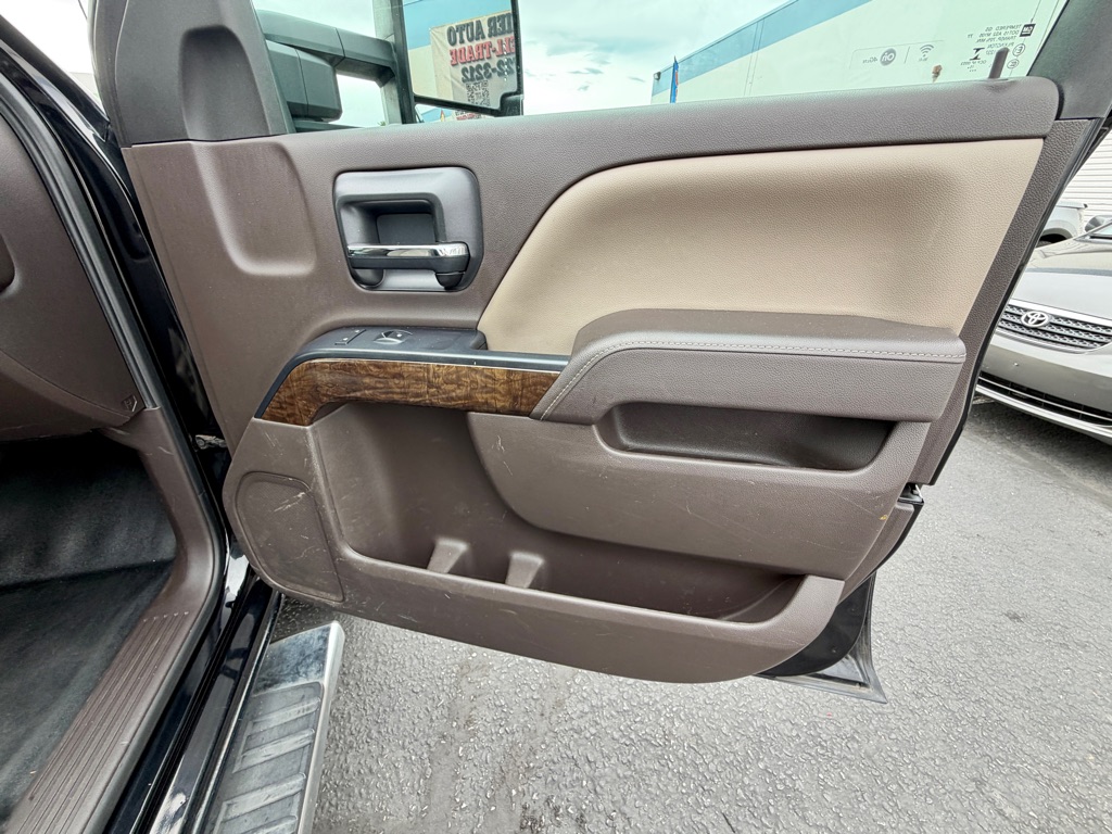 Photo 26 of this CHEVROLET SILVERADO 2500H