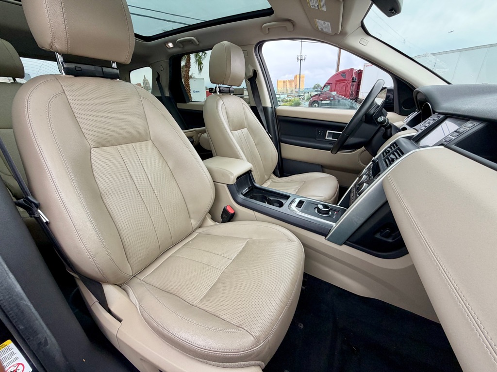 Photo 29 of this LAND ROVER DISCOVERY SPORT