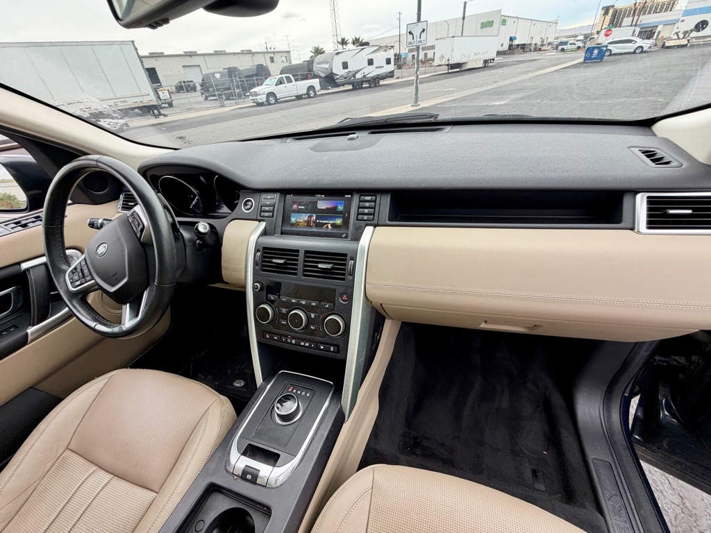 Photo 32 of this LAND ROVER DISCOVERY SPORT