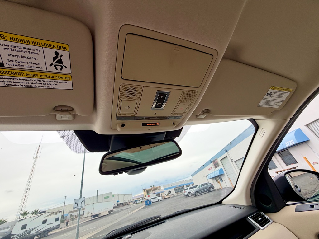 Photo 39 of this LAND ROVER DISCOVERY SPORT