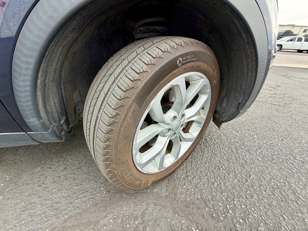 Photo 33 of this LAND ROVER DISCOVERY SPORT