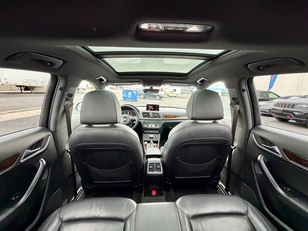 Photo 23 of this AUDI Q3