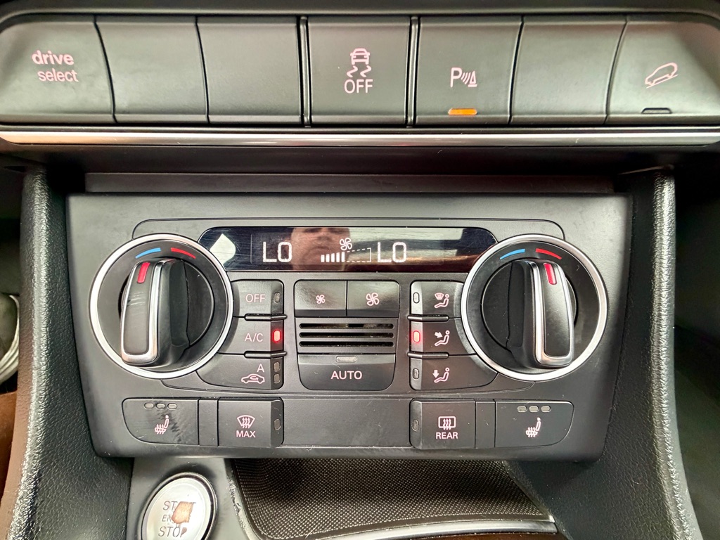 Photo 34 of this AUDI Q3