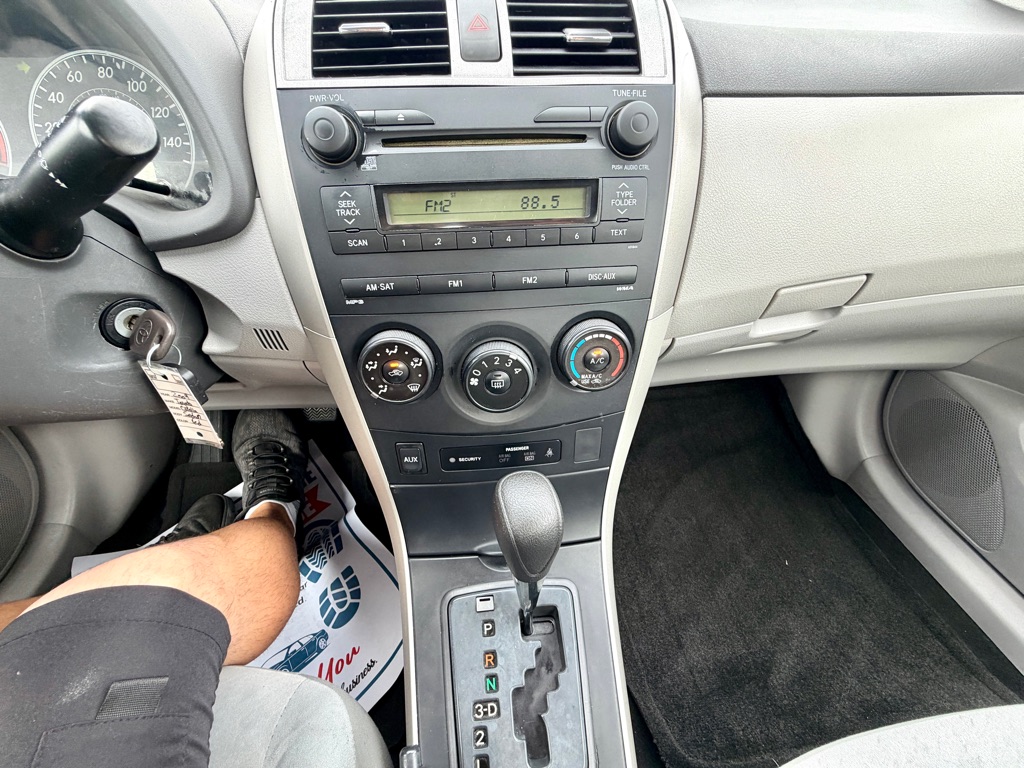 Photo 32 of this TOYOTA COROLLA