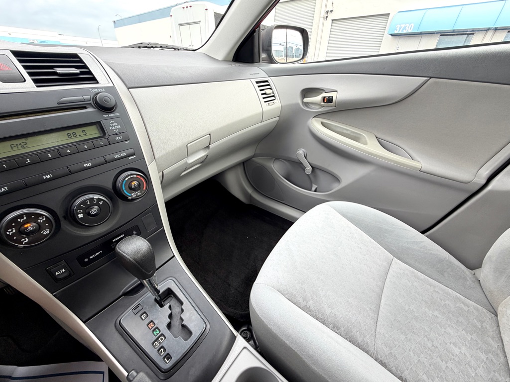Photo 33 of this TOYOTA COROLLA