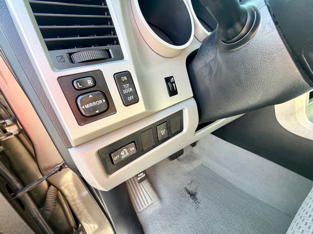 Photo 43 of this TOYOTA TUNDRA