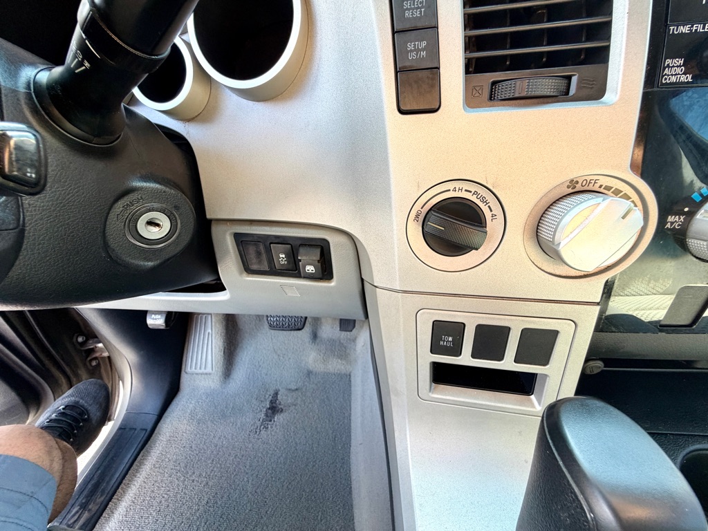 Photo 44 of this TOYOTA TUNDRA