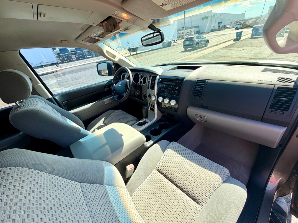 Photo 31 of this TOYOTA TUNDRA