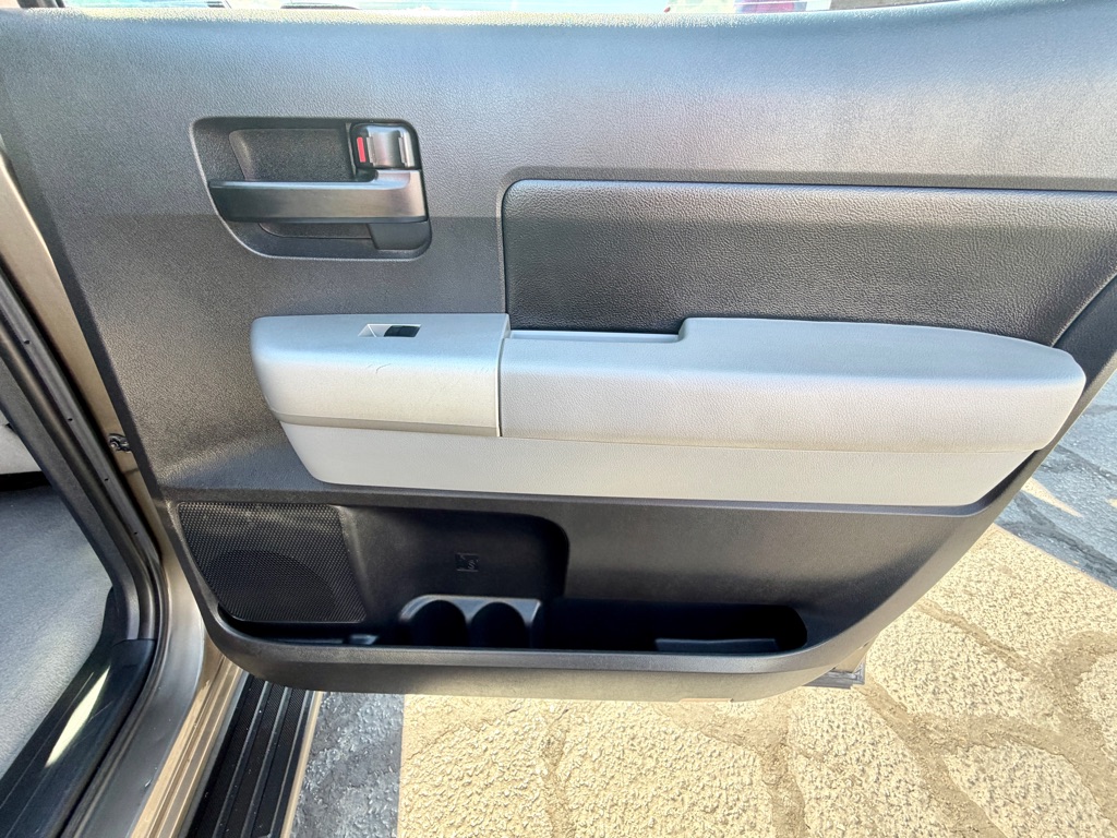 Photo 29 of this TOYOTA TUNDRA