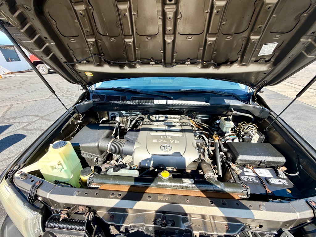 Photo 37 of this TOYOTA TUNDRA