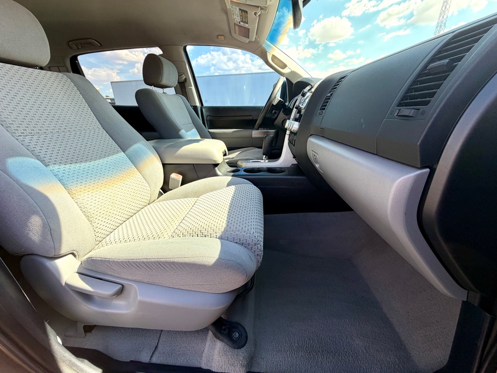 Photo 30 of this TOYOTA TUNDRA