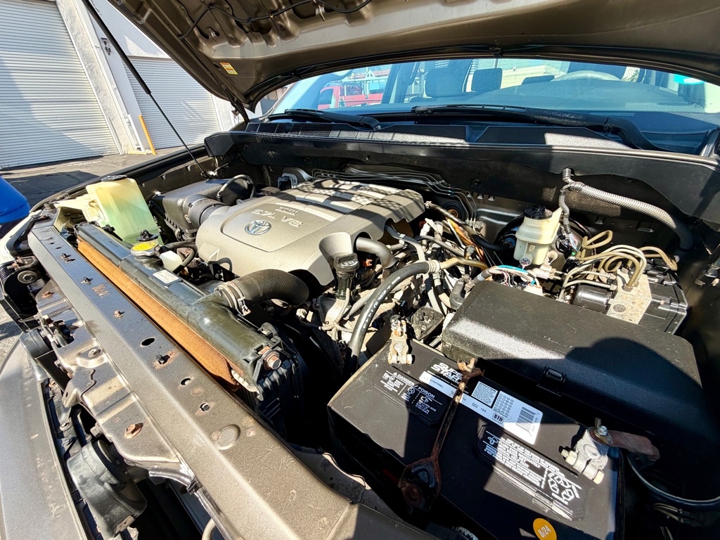 Photo 36 of this TOYOTA TUNDRA