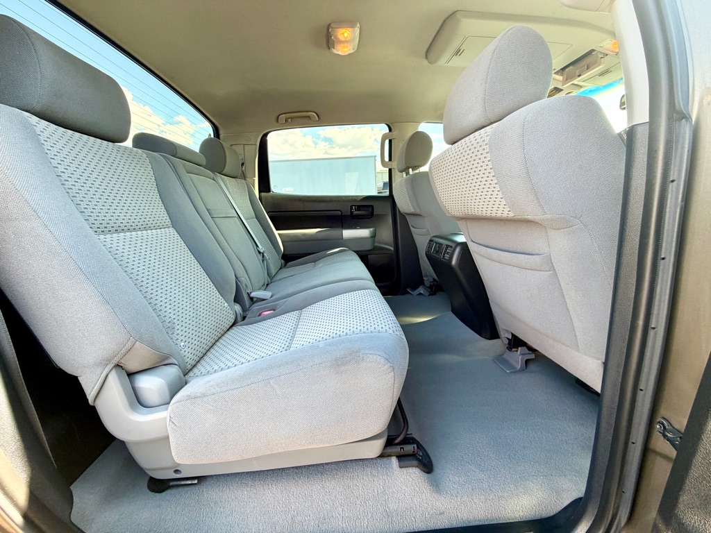 Photo 26 of this TOYOTA TUNDRA