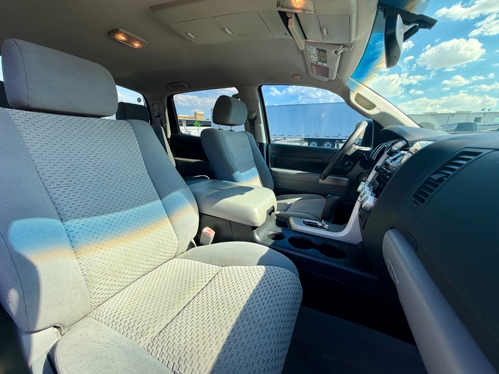 Photo 33 of this TOYOTA TUNDRA