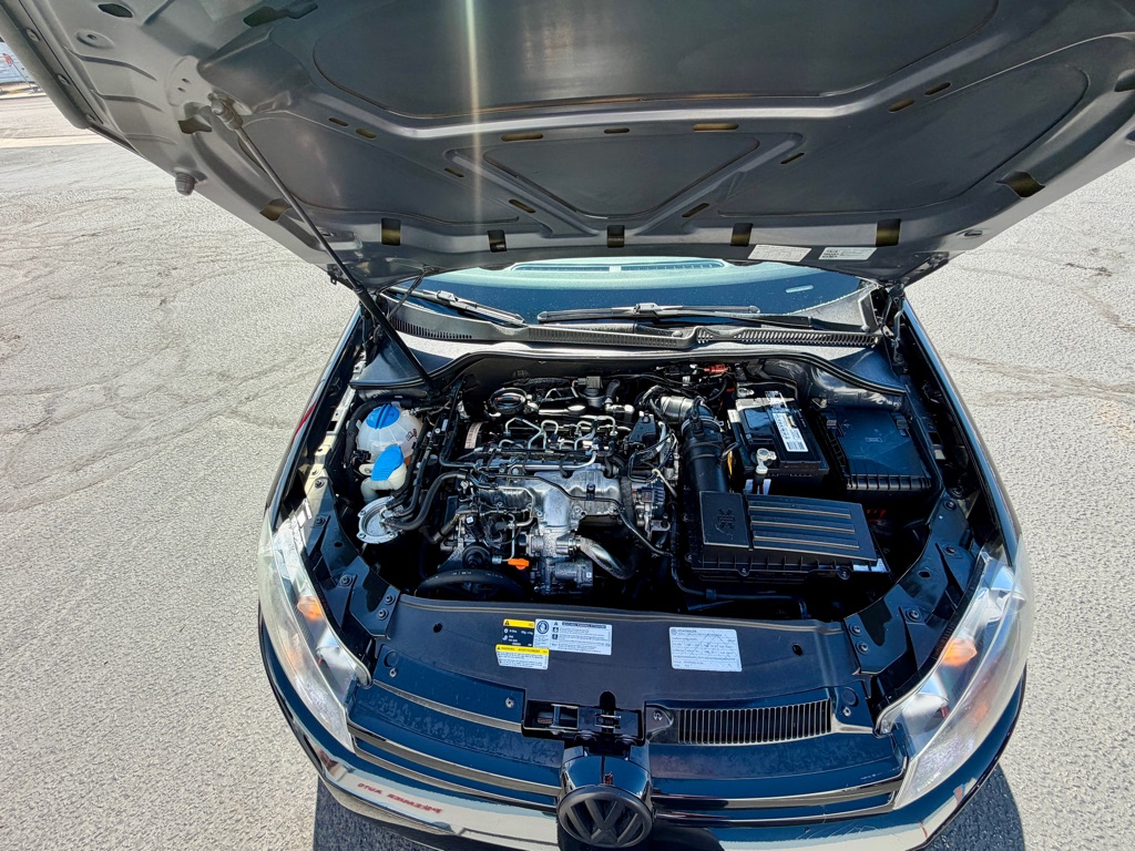 Photo 31 of this VOLKSWAGEN GOLF