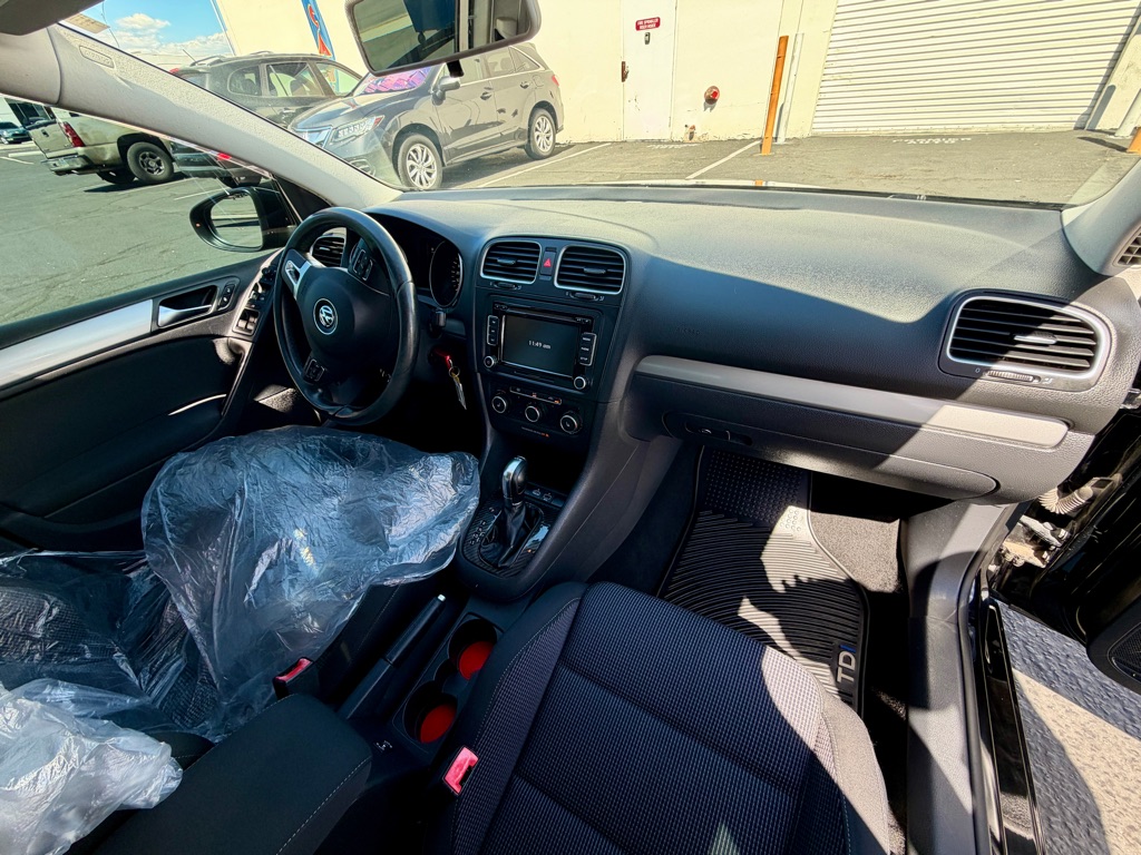 Photo 28 of this VOLKSWAGEN GOLF