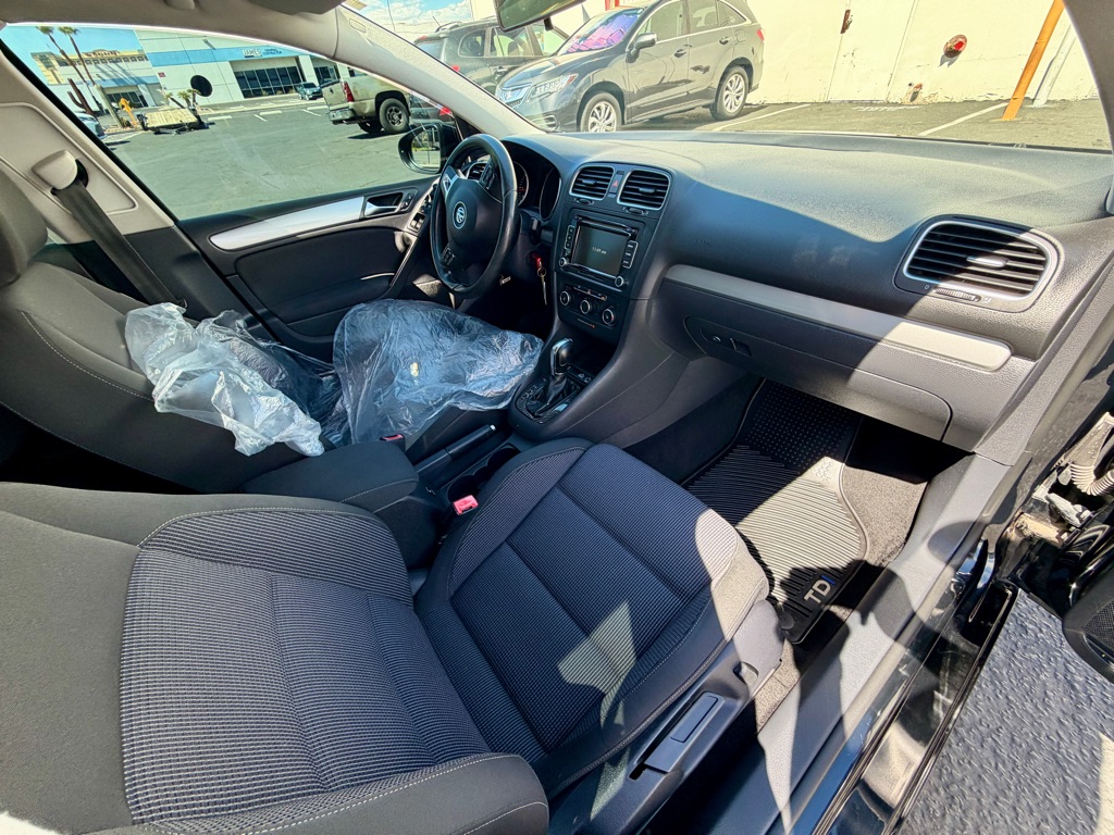 Photo 27 of this VOLKSWAGEN GOLF