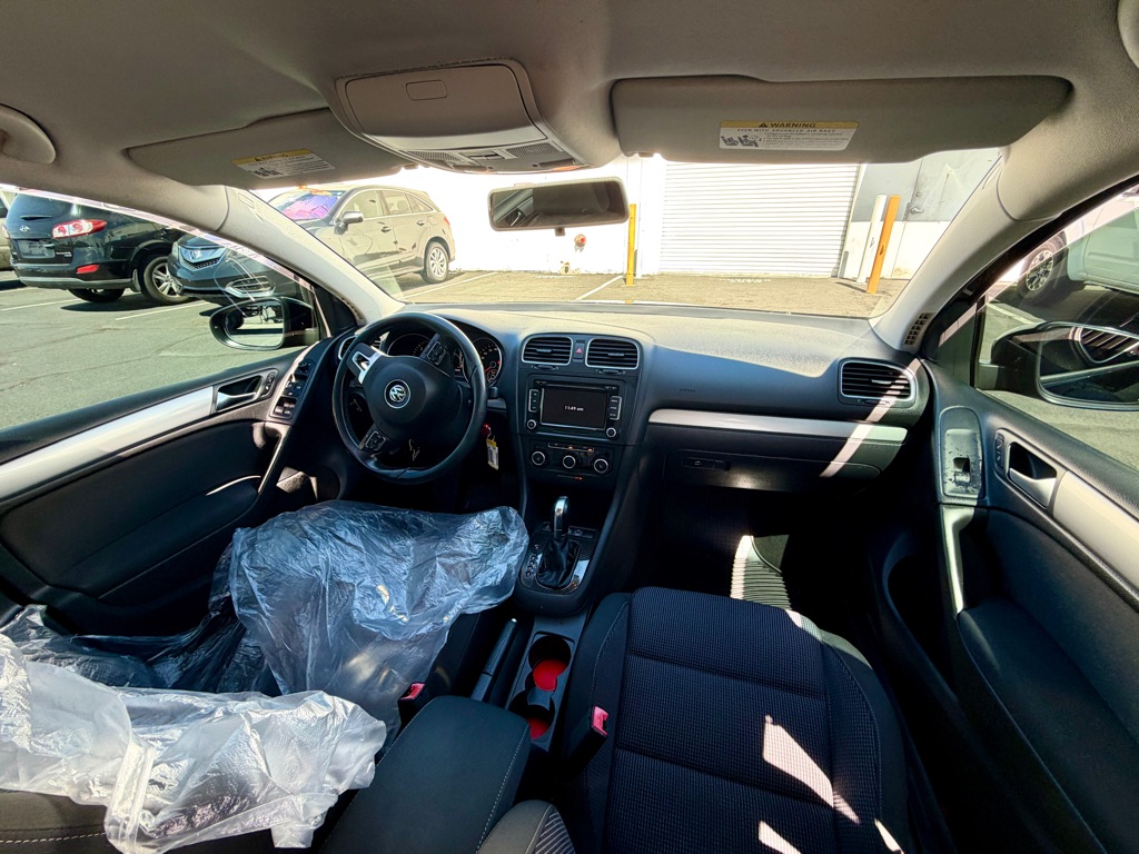 Photo 23 of this VOLKSWAGEN GOLF