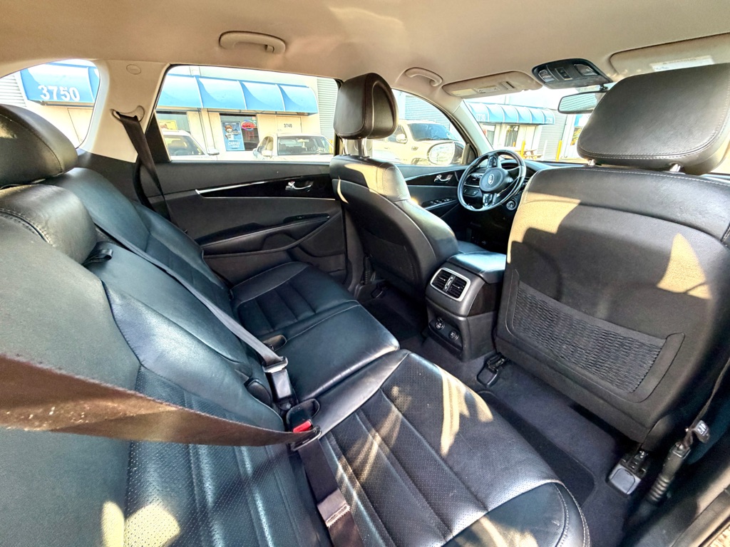 Photo 24 of this KIA SORENTO