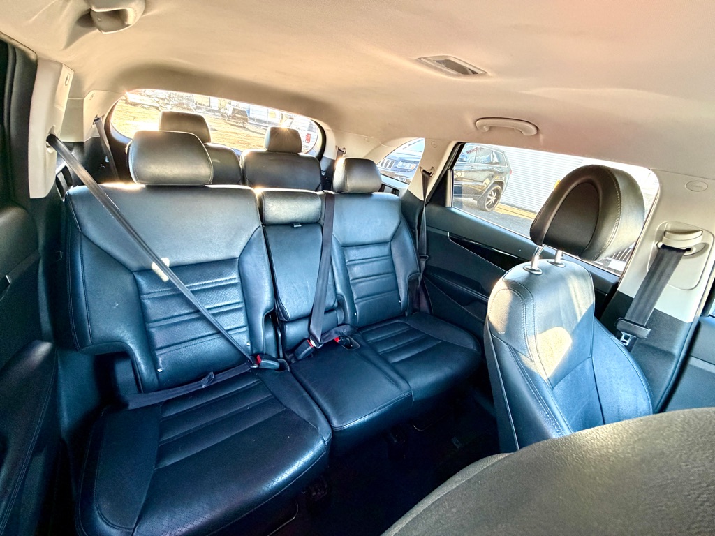 Photo 28 of this KIA SORENTO